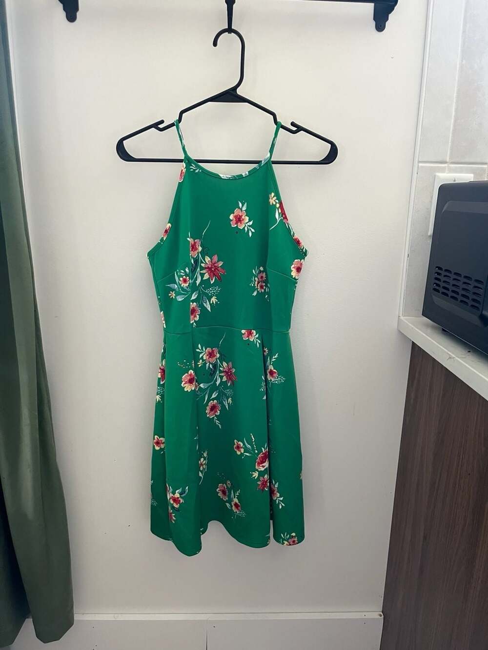 Soprano Halter Dress Size M Green Floral